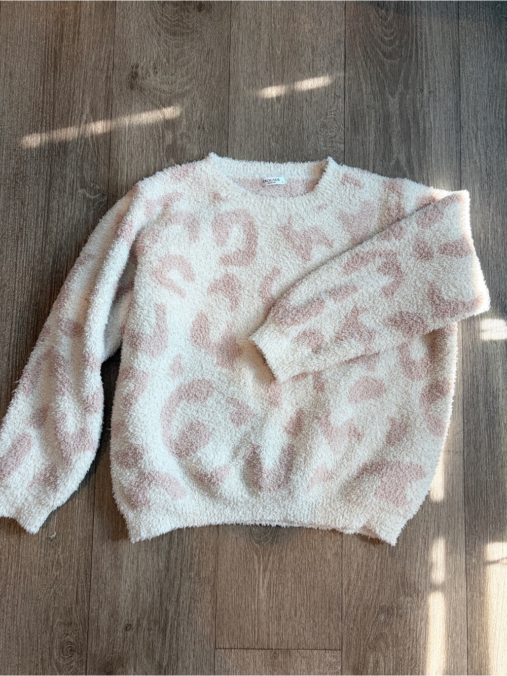 Cozy Fuzzy Crewneck Sweater - Cream & Tan